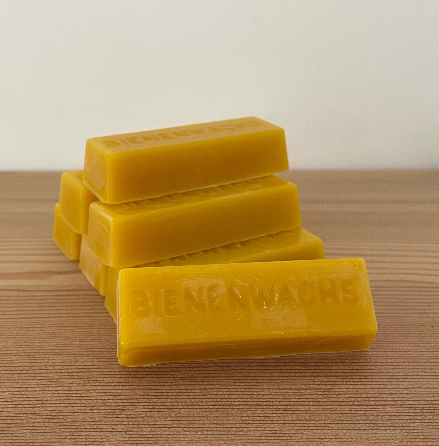 Bergimkerei Guarda, Wachs, Bienenwachs, Demeter Wachs, Jungfernwachs